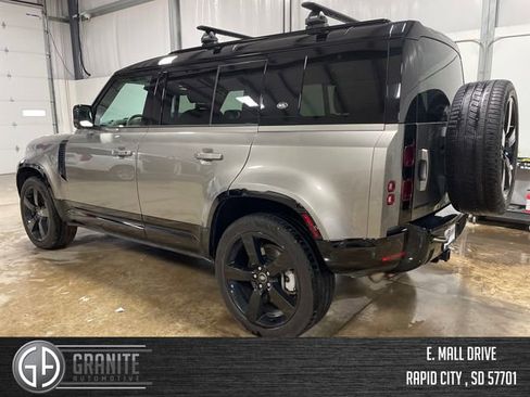 Used 2024 Land Rover Defender 110 X-Dynamic SE image 3