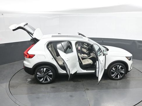 Used 2023 Volvo XC40 B5 Ultimate w/ Climate Package AWD/4WD image 50