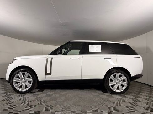 Used 2023 Land Rover Range Rover SE image 3