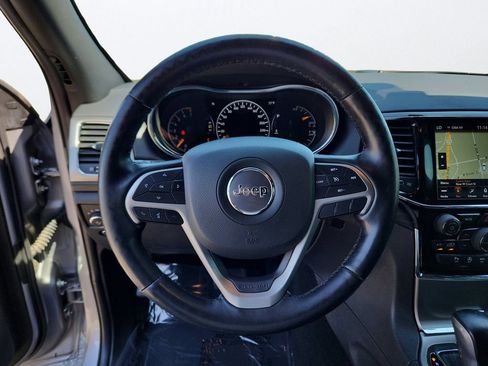 Used 2021 Jeep Grand Cherokee Laredo X AWD/4WD image 16