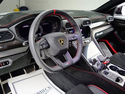 Used 2024 Lamborghini Urus Performante image 27