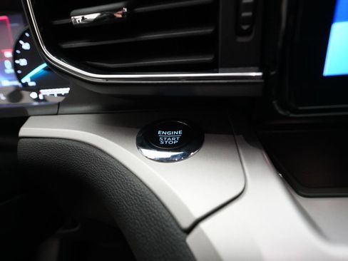 Used 2023 Ford Explorer XLT w/ Equipment Group 202A AWD/4WD image 30
