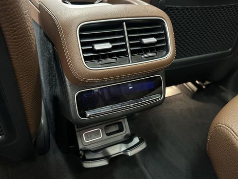 Certified 2025 Mercedes-Benz GLS 450 4MATIC image 27