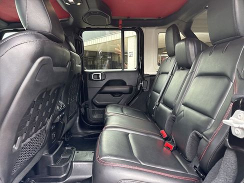 Used 2019 Jeep Wrangler Unlimited Rubicon AWD/4WD image 39