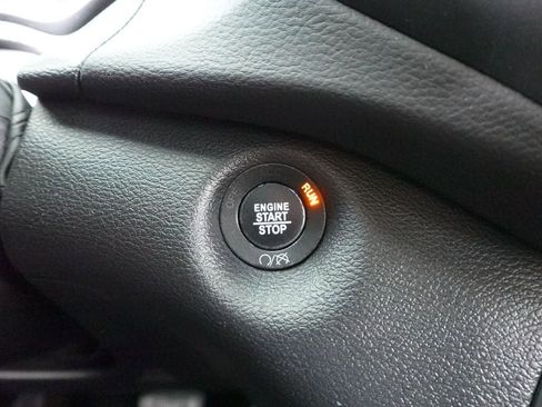 Used 2019 Jeep Cherokee Latitude Plus image 21