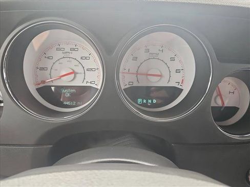 Used 2014 Dodge Challenger SXT image 11