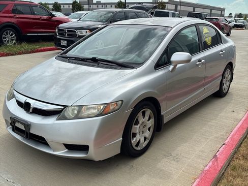 Used 2010 Honda Civic LX image 1