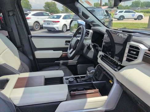 Used 2024 Toyota Sequoia Capstone AWD/4WD image 10