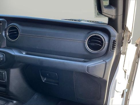 Used 2022 Jeep Gladiator Overland AWD/4WD image 21