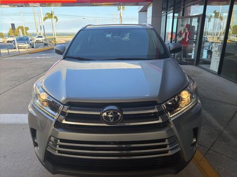 Used 2019 Toyota Highlander Limited image 4