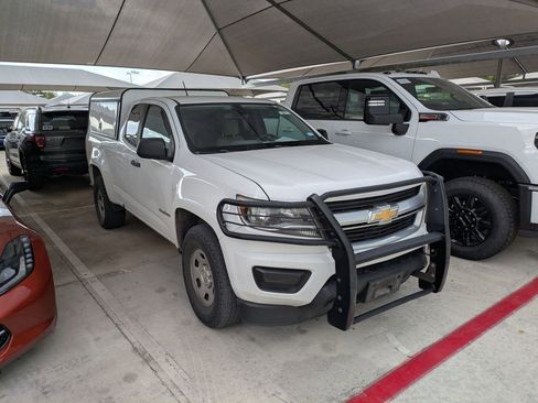 Used 2018 Chevrolet Colorado W/T image 2