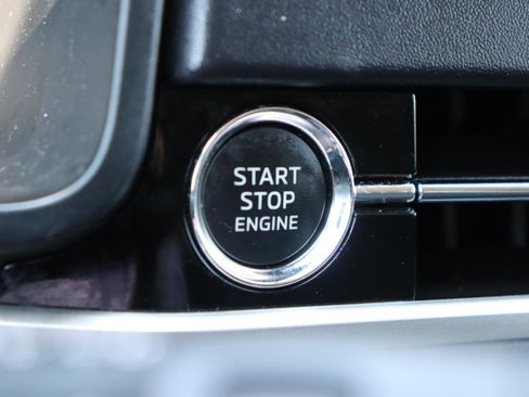Used 2024 Mitsubishi Outlander AWD image 48