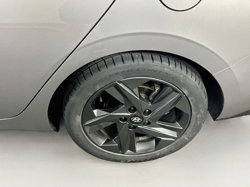 Used 2023 Hyundai Elantra Limited FWD image 32