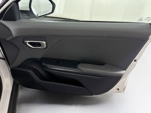 Used 2025 Kia K4 LXS image 30