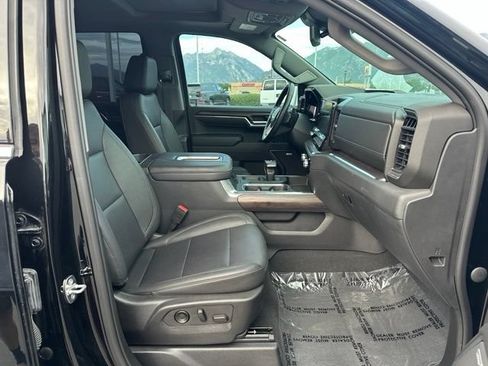Used 2022 GMC Sierra 1500 SLT w/ SLT Convenience Package AWD/4WD image 32