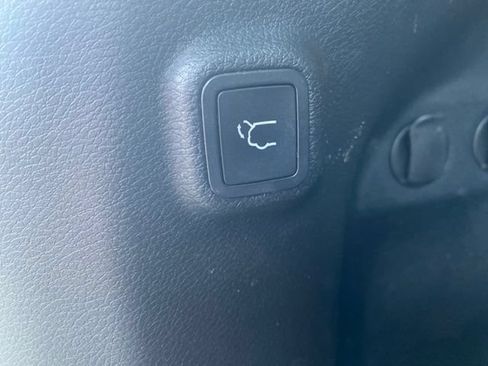Used 2020 Jeep Cherokee Limited AWD/4WD image 13