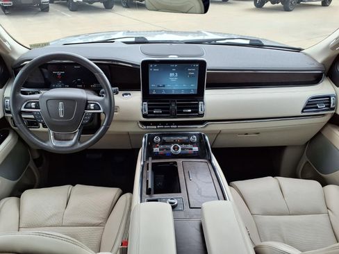Used 2021 Lincoln Navigator Reserve AWD/4WD image 10