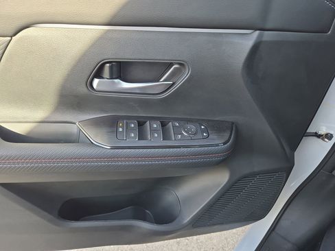 New 2026 Nissan Kicks SR AWD/4WD image 11