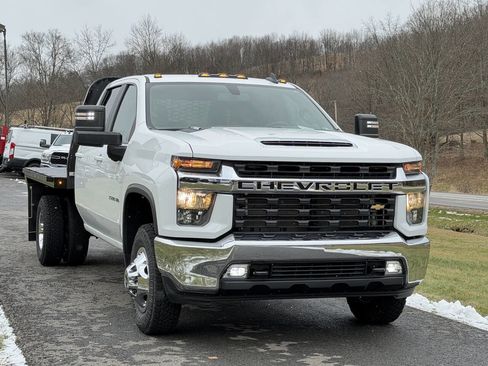 Used 2023 Chevrolet Silverado 3500 LT w/ Convenience Package image 4