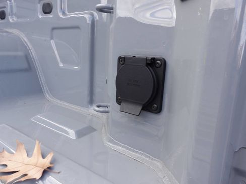 Used 2024 GMC Sierra 1500 Elevation image 25