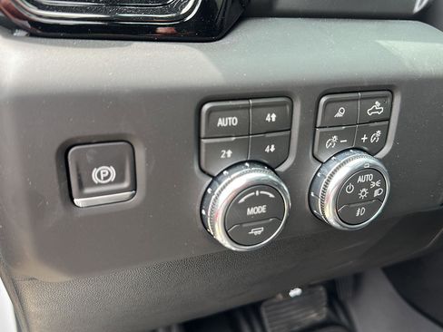 Used 2026 GMC Sierra 1500 AT4 w/ AT4 Premium Package AWD/4WD image 39