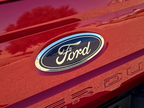 Used 2018 Ford F250 Lariat w/ Lariat Ultimate Package AWD/4WD image 13