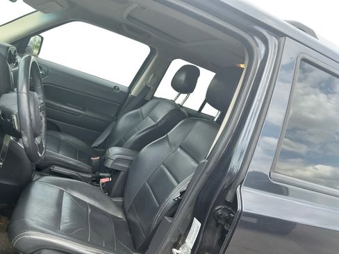 Used 2016 Jeep Patriot Latitude FWD image 9