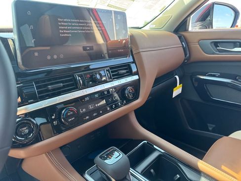 New 2026 Nissan Pathfinder Platinum AWD/4WD image 18