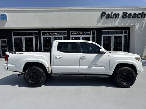 Used 2016 Toyota Tacoma TRD Sport w/ Towing Package RWD image 5