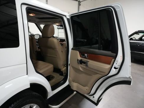Used 2016 Land Rover LR4 HSE AWD/4WD image 29
