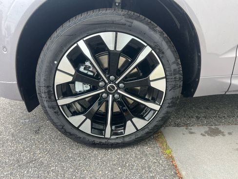 New 2026 Volvo XC60 B5 Plus w/ Protection Package Premier image 5