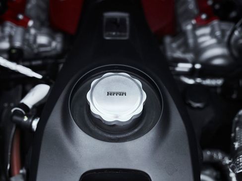 Used 2024 Ferrari SF90 Spider image 28