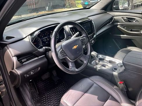 Used 2023 Chevrolet Traverse LT w/ LT Premium Package AWD/4WD image 14