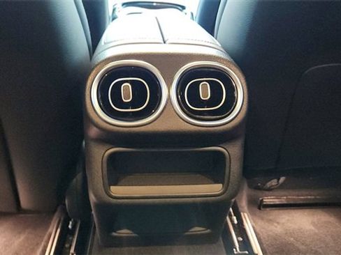 Used 2025 Mercedes-Benz GLC 350e GLC 350e image 39