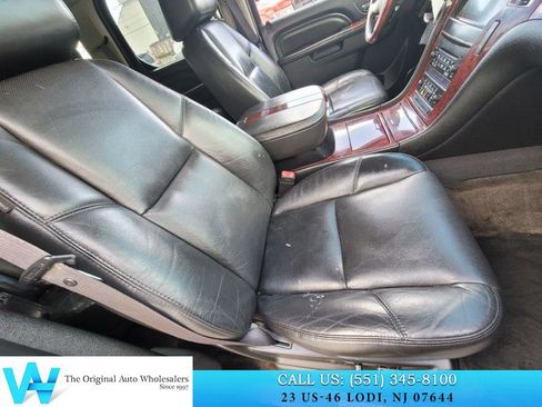 Used 2011 Cadillac Escalade AWD w/ Touring Package image 16