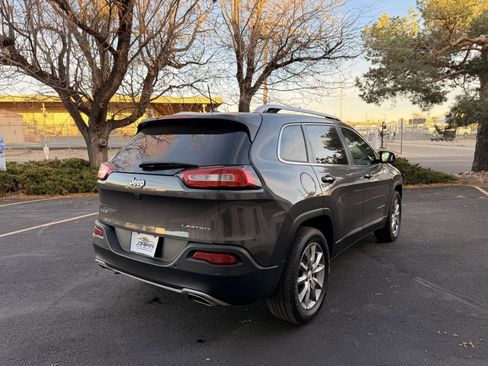 Used 2018 Jeep Cherokee Limited image 7