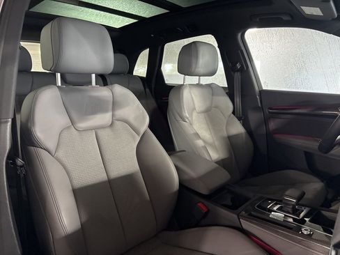 Used 2025 Audi SQ5 Premium Plus w/ Premium Plus Package image 16