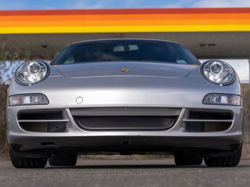 Used 2005 Porsche 911 Carrera S image 10