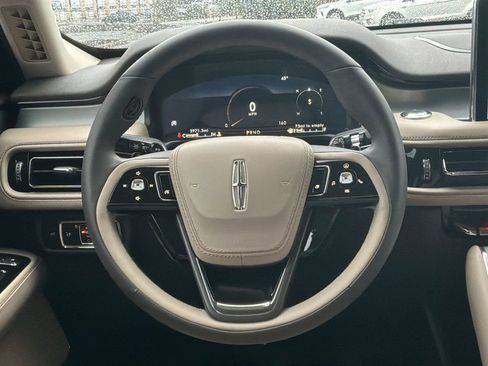 Used 2024 Lincoln Aviator Premiere image 14