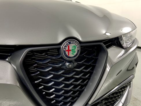 New 2025 Alfa Romeo Tonale w/ Premium Package image 6