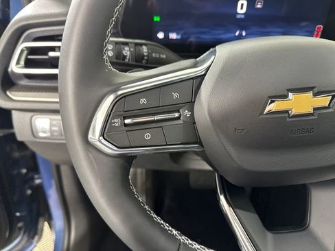 Used 2025 Chevrolet Traverse LT w/ Driver Confidence Package image 15