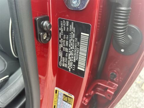 New 2025 Hyundai Venue Limited image 32