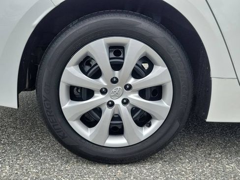 Used 2023 Toyota Corolla LE FWD image 5