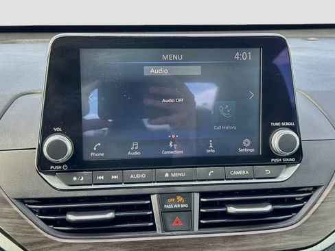 Used 2024 Nissan Altima 2.5 SV FWD image 14