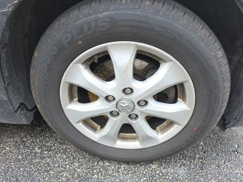 Used 2011 Toyota Camry LE w/ LE Extra-Value Pkg image 8