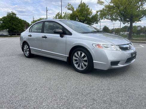 Used 2010 Honda Civic DX-VP image 4