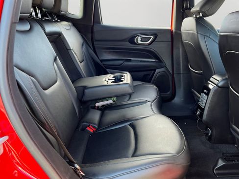 Used 2022 Jeep Compass Limited image 9