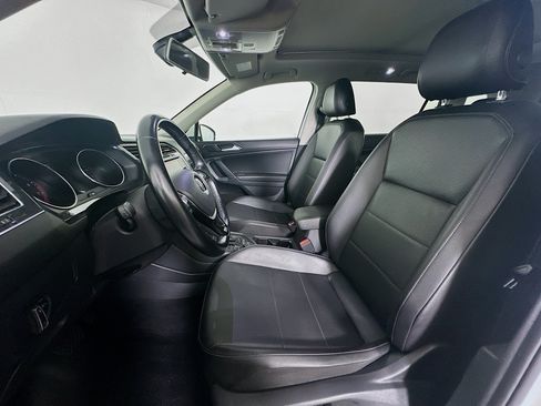 Used 2018 Volkswagen Tiguan SE w/ Panoramic Sunroof Package AWD/4WD image 13