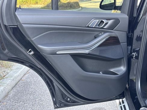 Used 2025 BMW X5 xDrive50e w/ Parking Assistance Package image 9