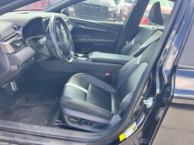 Used 2025 Toyota Camry SE FWD image 9